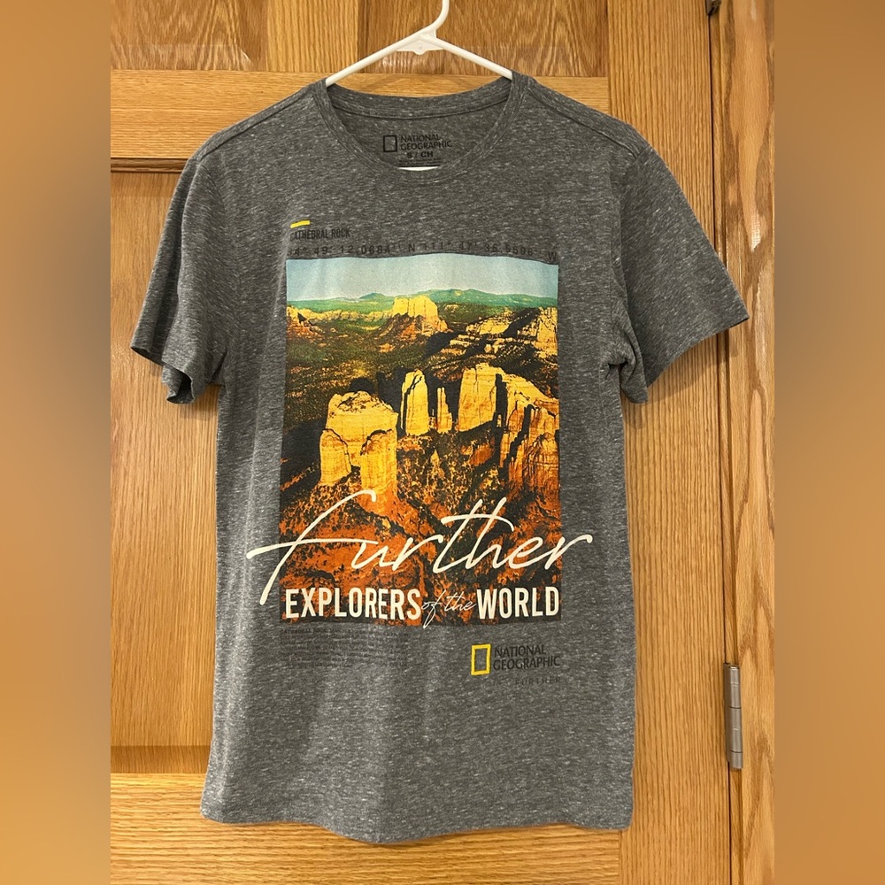 National Geographic Cathedral Rock T Shirt Small National Park Gray